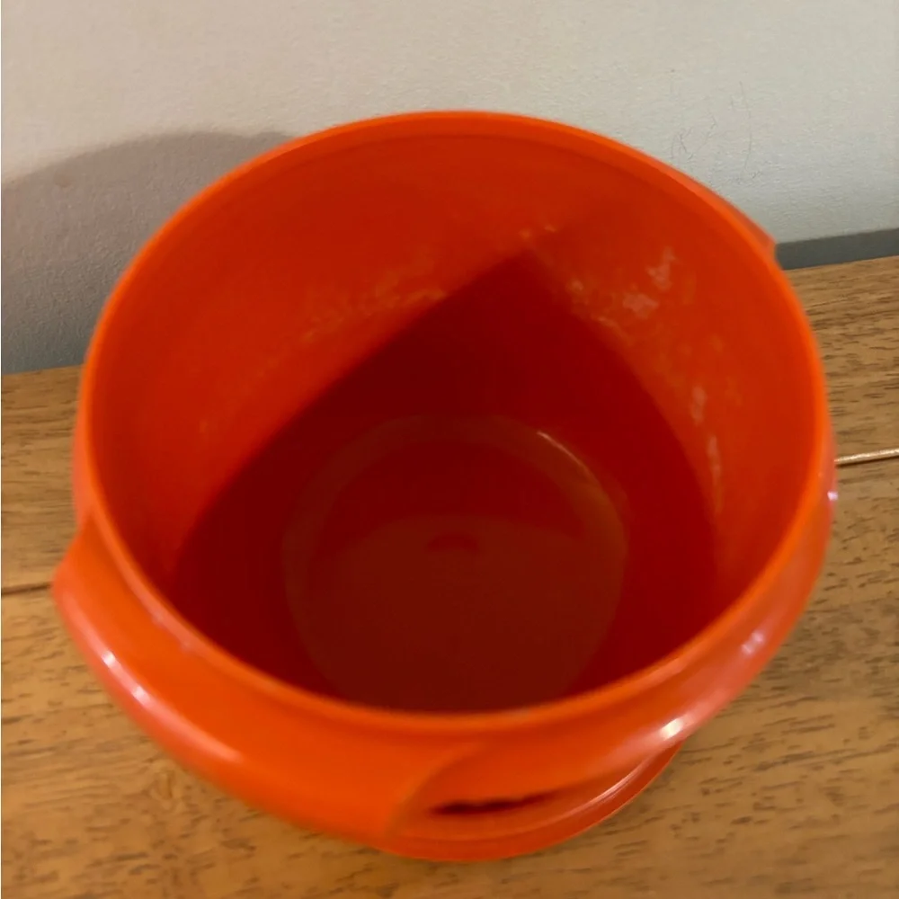Tupperware Vintage Servalier Bowl Orange Starburst 888-12